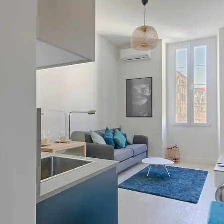 Magnificent Studio Garibaldi Square - Brand New Nice