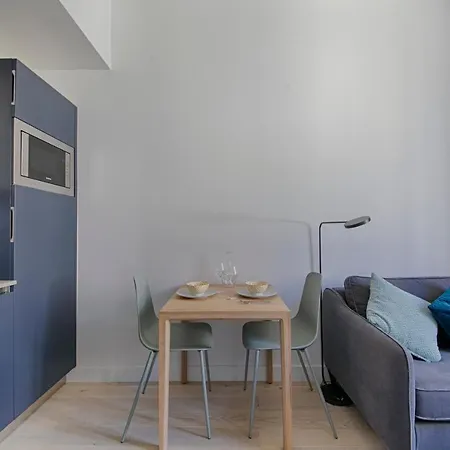 Magnificent Studio Garibaldi Square - Brand New Daire